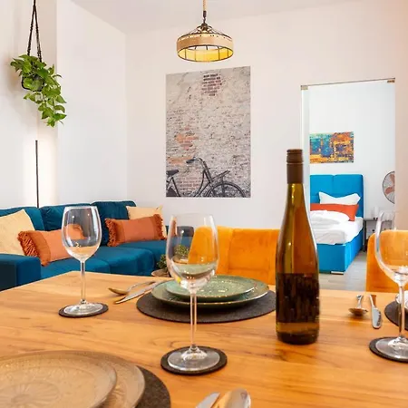 Soulscape Apartments Deluxe Zwickau Citycenter Mit Tg-Stellplatz Und Magenta-Tv Buitenkant foto