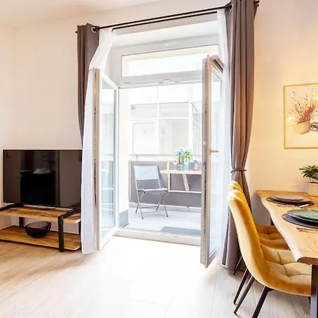 Soulscape Apartments Deluxe Zwickau Citycenter Mit Tg-Stellplatz Und Magenta-Tv Buitenkant foto